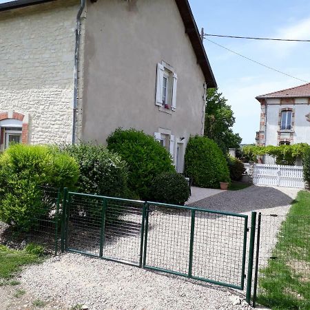 Gite Aux Lauriers Lacroix-sur-Meuse エクステリア 写真