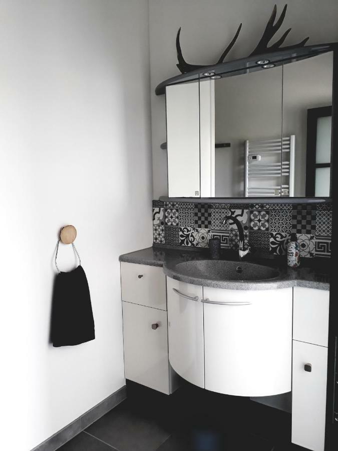 Gite Aux Lauriers Lacroix-sur-Meuse エクステリア 写真