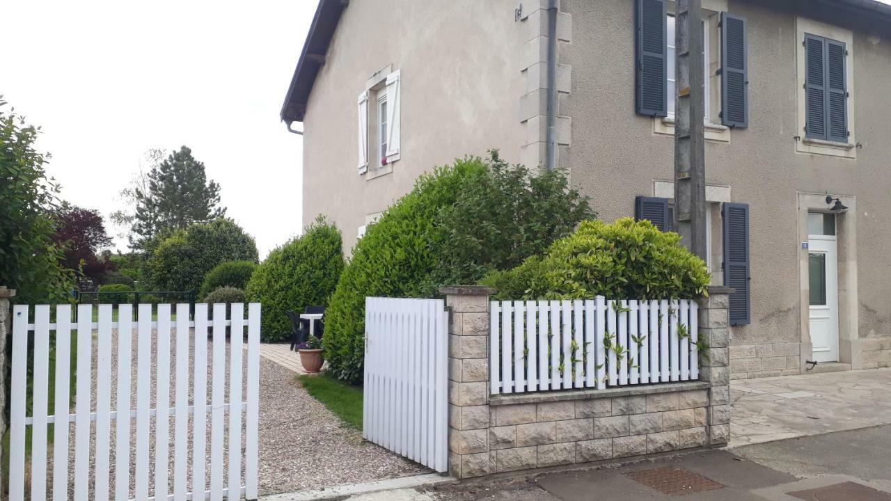 Gite Aux Lauriers Lacroix-sur-Meuse エクステリア 写真