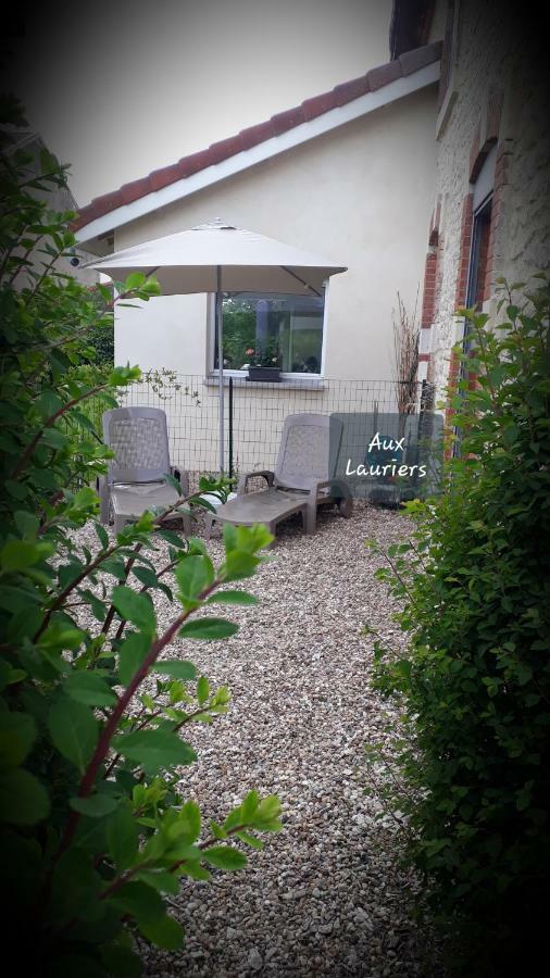 Gite Aux Lauriers Lacroix-sur-Meuse エクステリア 写真